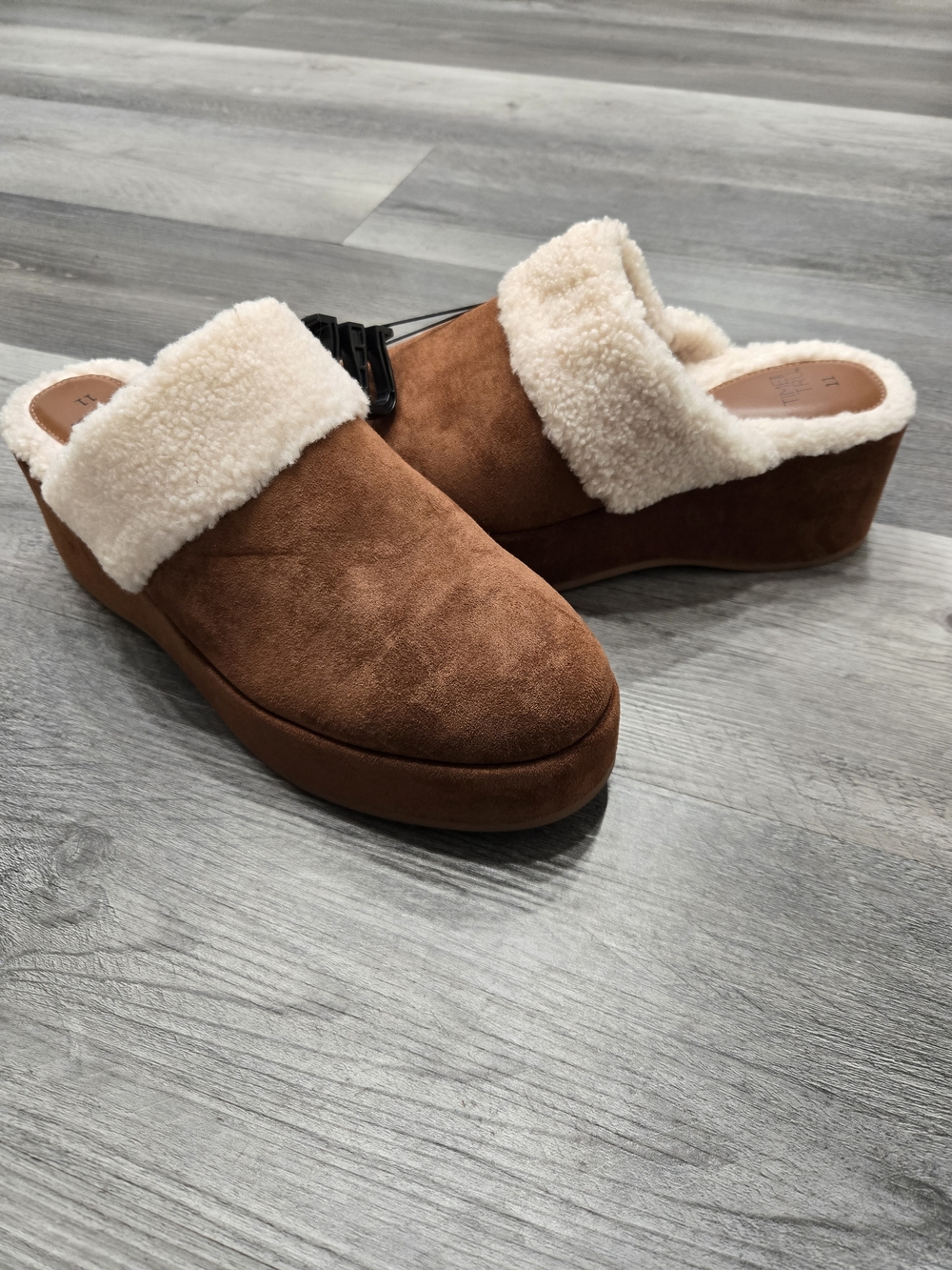 Time & Tru brown suede platform mules with white fur trim clogs